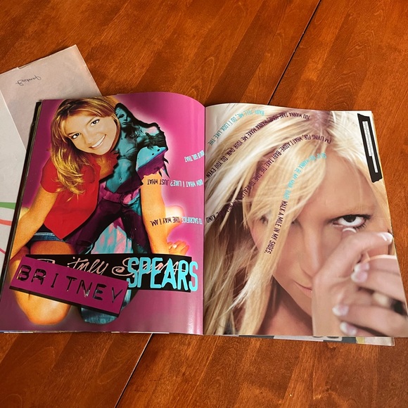 Britney Spears The Tour 2001 Program Book - Picture 3 of 12